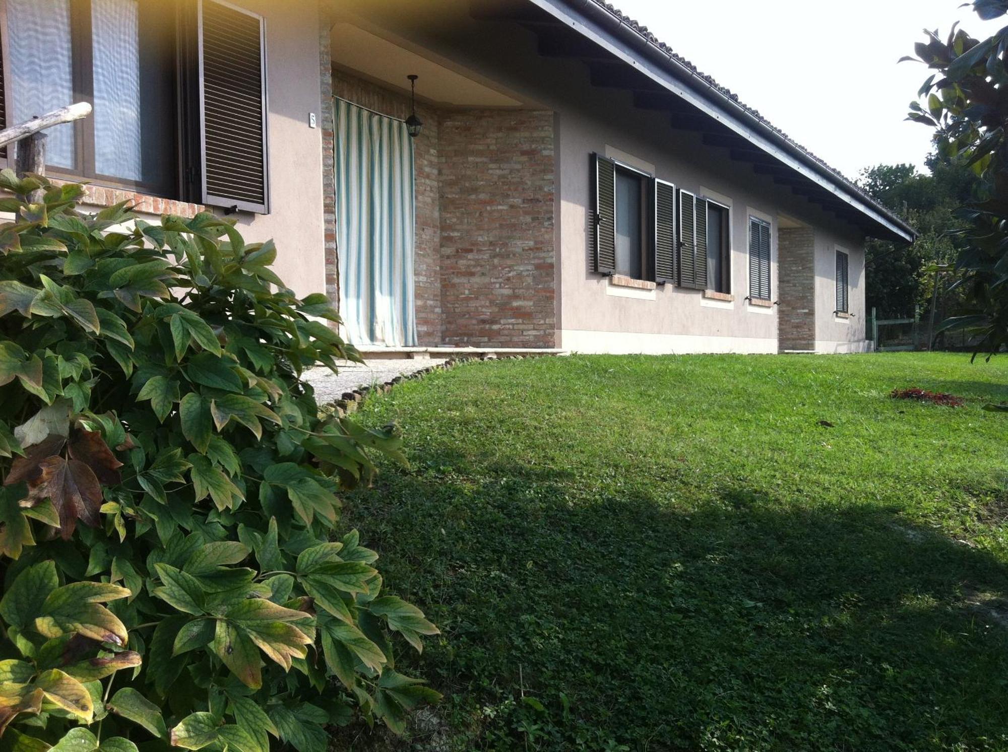 Agriturismo Bottega Di Rosanna Castagnole delle Lanze Δωμάτιο φωτογραφία